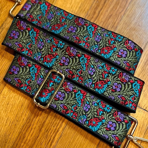 Floral Embroidered Pattern Adjustable Crossbody Guitar Purse Strap Gold Hardware - Picture 1 of 5